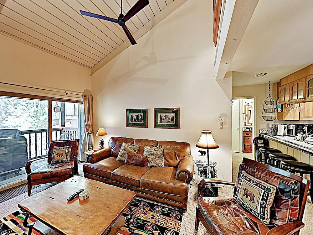 Mt. W/ Sleep Number Beds - Walk To Slopes 2 Bedroom Condo