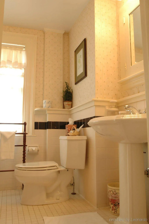 The Roger Sherman Inn