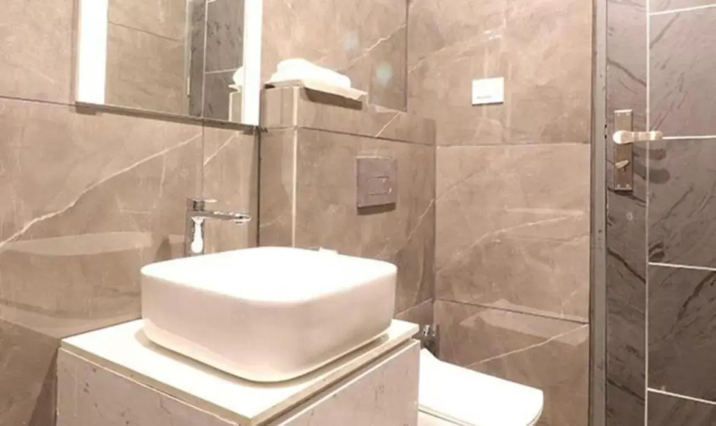 FabHotel Prime AV Royale