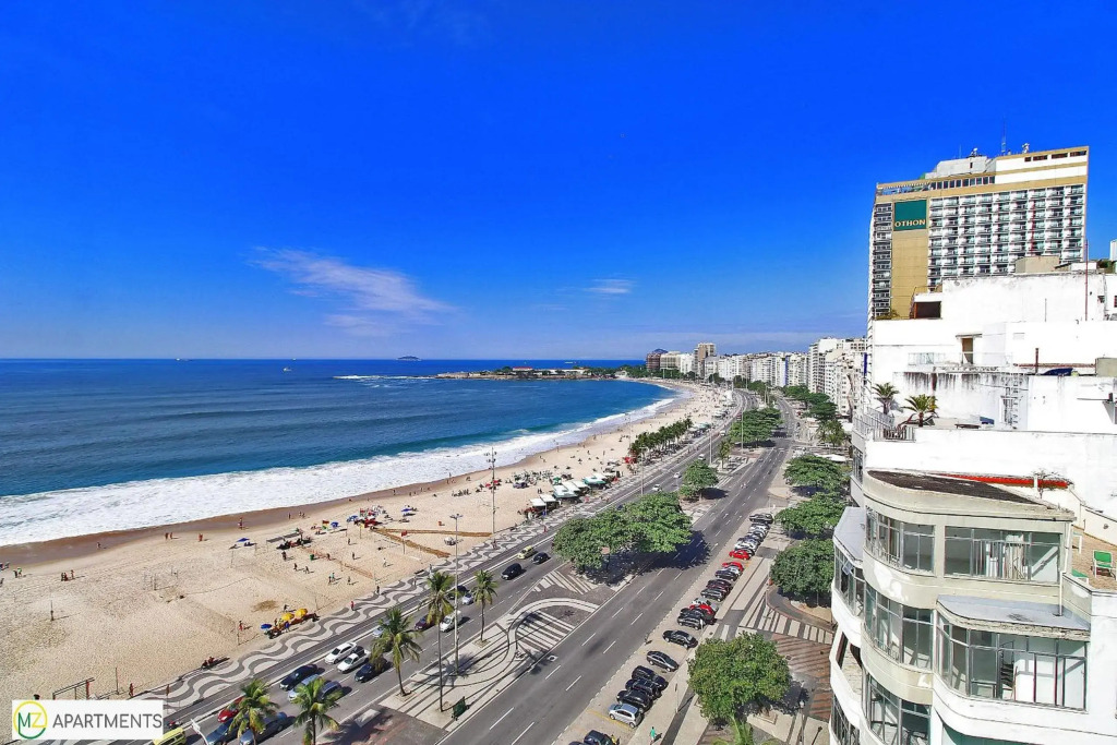 Incrivel cobertura de frente para o mar com 3 quartos e piscina particular em Copacabana!