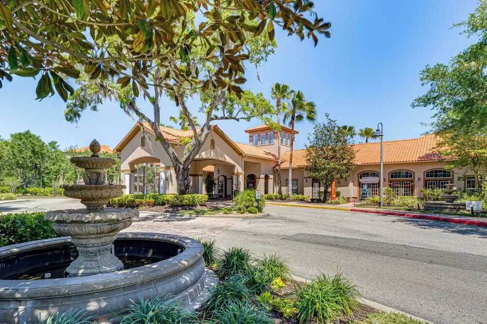 10 Mi to Disney World: Modern Condo w/ Resort Pool