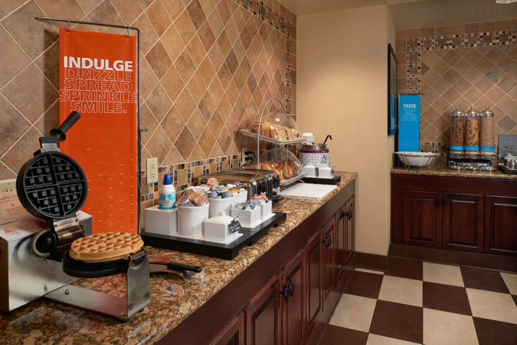 Hampton Inn & Suites Rogers