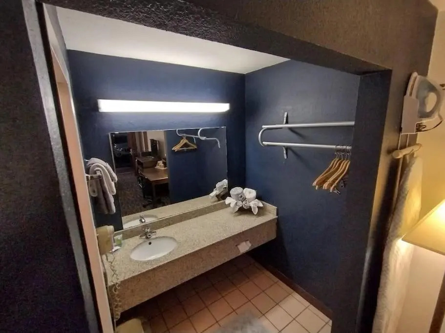OSU 2 Queens Hotel Room 126 Booking