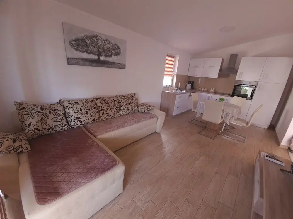Impeccable 2-bed Apartment in Rab