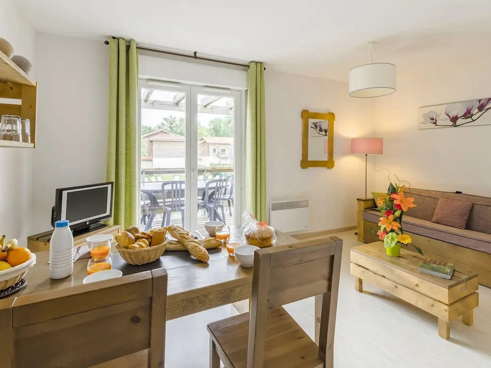Nice Apartment With a Dishwasher Near a Recreational Lake