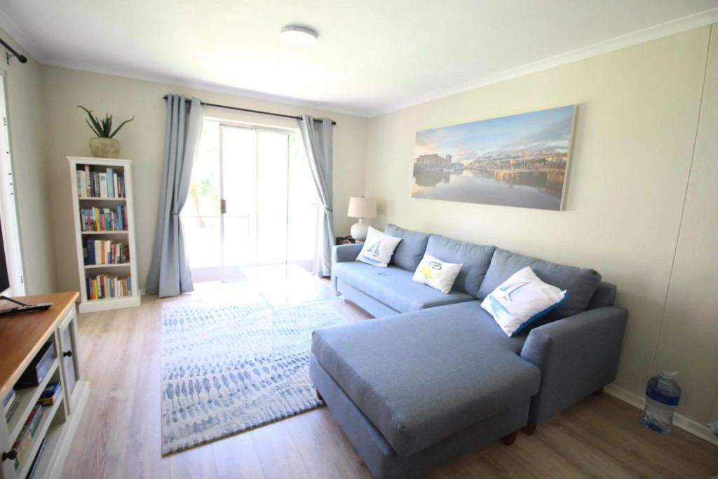 Tamboerskloof 2 bed apartment