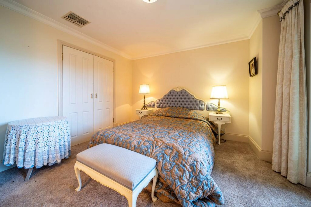Glenelg Beach Stylish 2 Story Townhouse Sea View