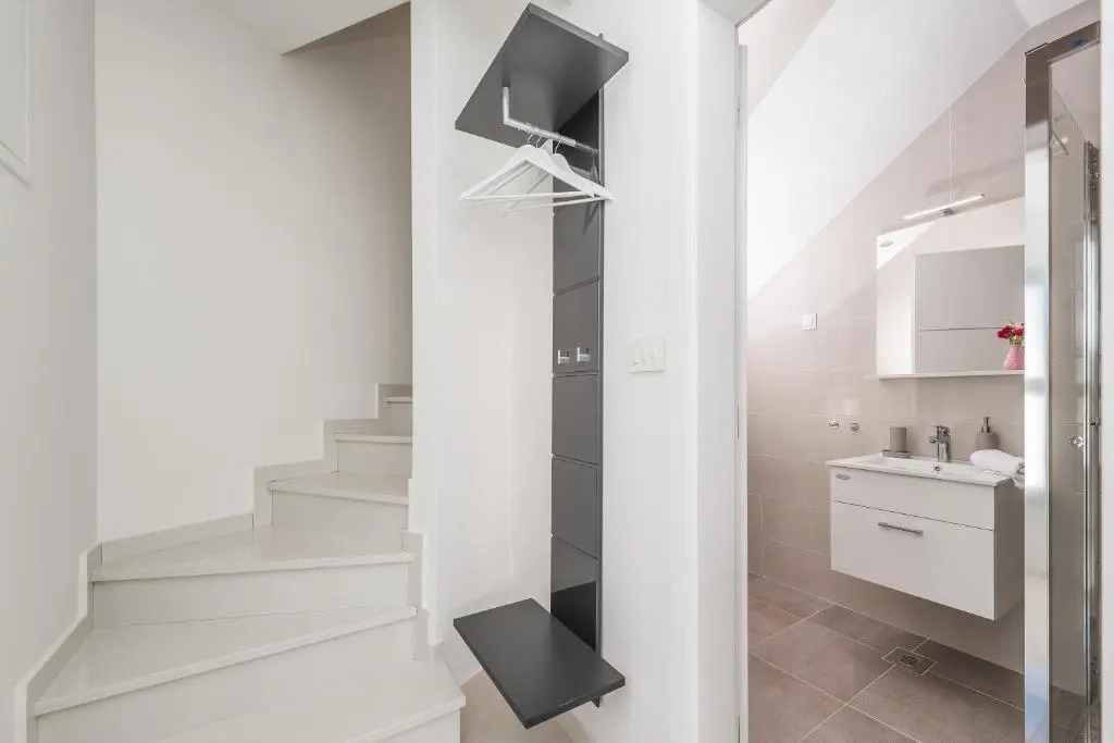 Merima 2 luxury & modern ap. for 7 with a pool