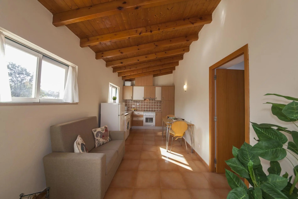 A14 - Cozy Torraltinha Apartment
