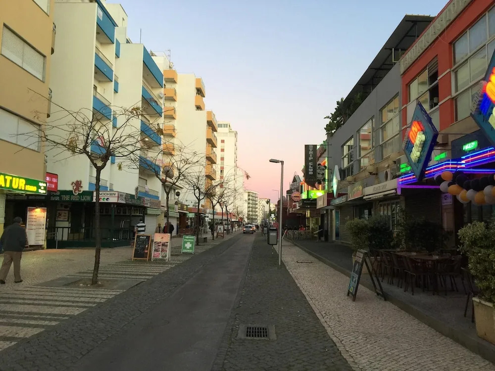 Apartment With 2 Bedrooms in Portimão, With Furnished Terrace and Wifi