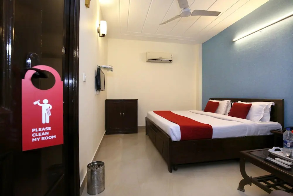 OYO 6366 Grand Regal Hotel