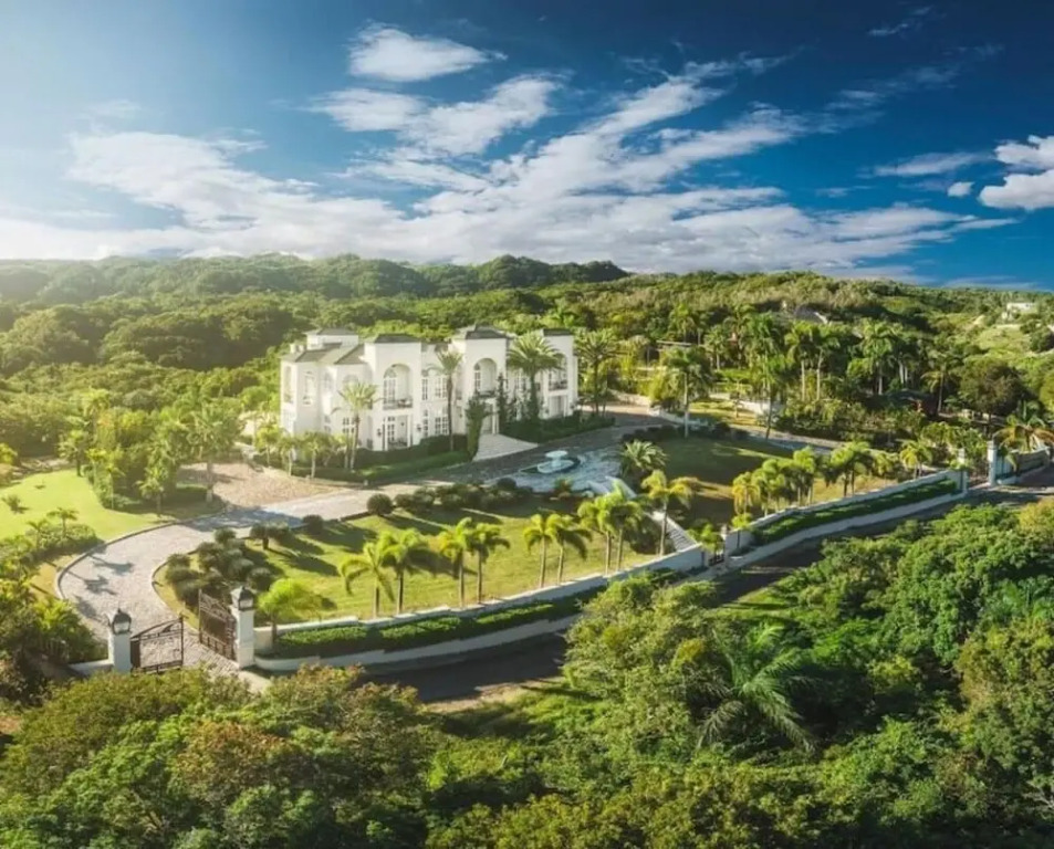 Beverly Hills Luxury Mansion Right in Sosua