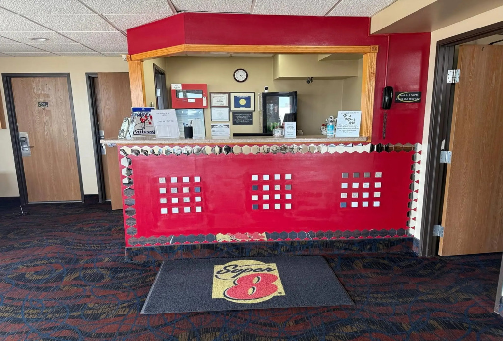Super 8 by Wyndham Melrose