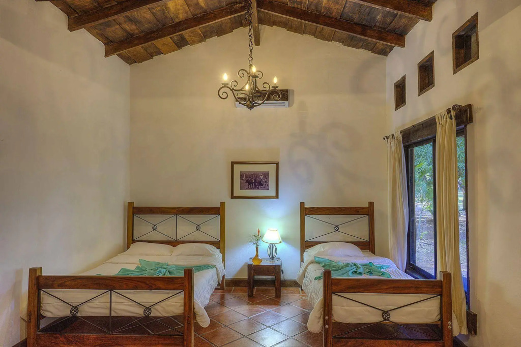 Hacienda La Pacífica Eco-Lodge