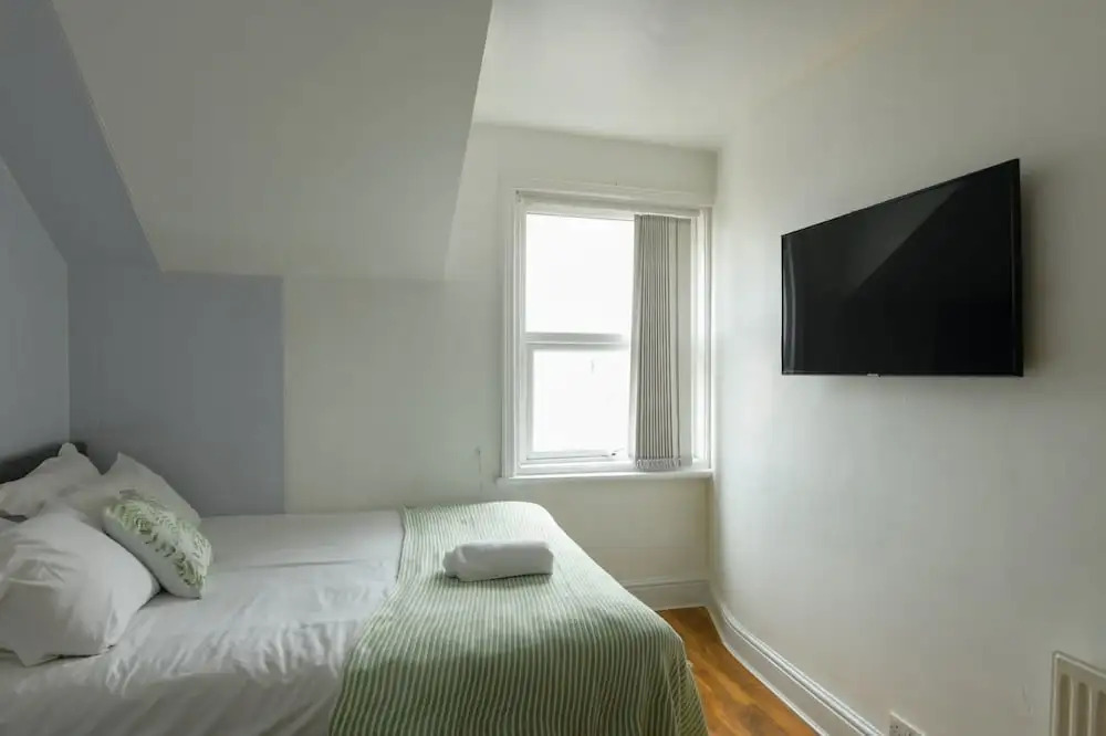 The Bells HOT TUB on Private Terrace Apartments