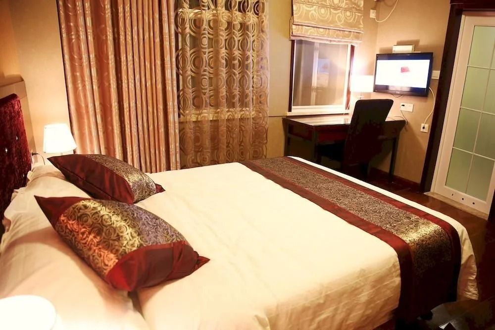 Tianquan 18 Degree Holiday Villa Hotel