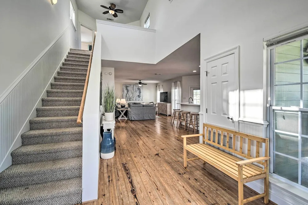 Pool Access & Steps to Beach: Coastal Getaway