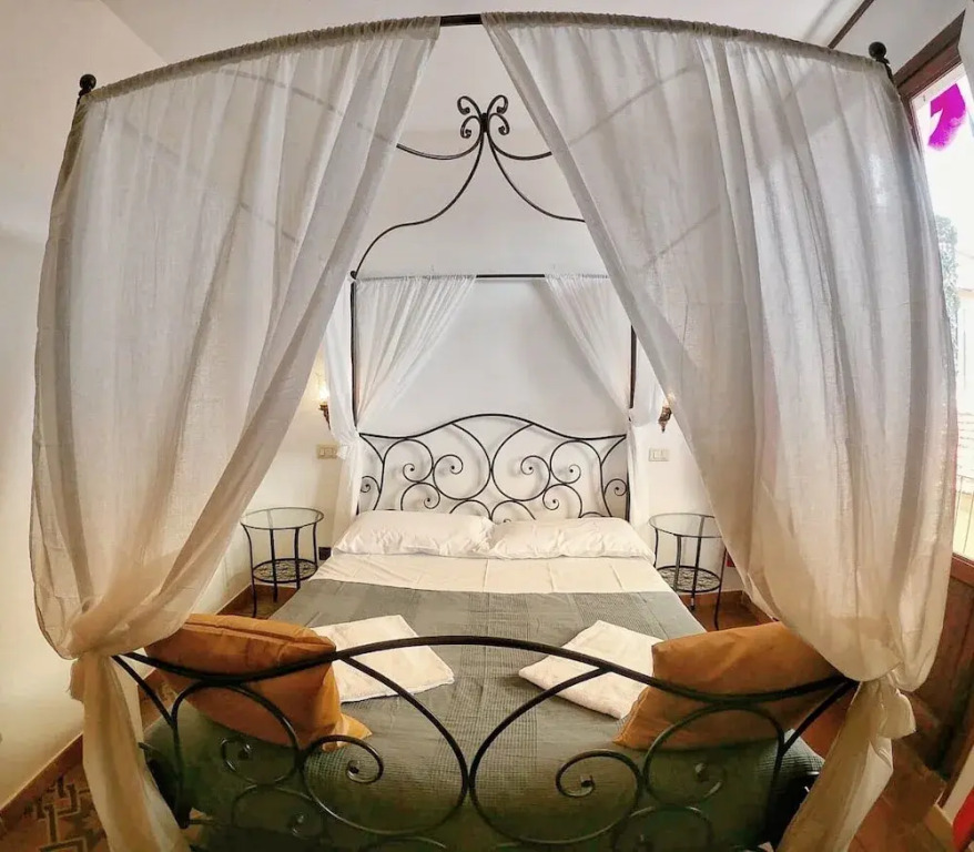 Holiday Rooms Guest House