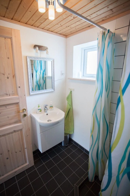 3 bedroom vacation home in Gjógv