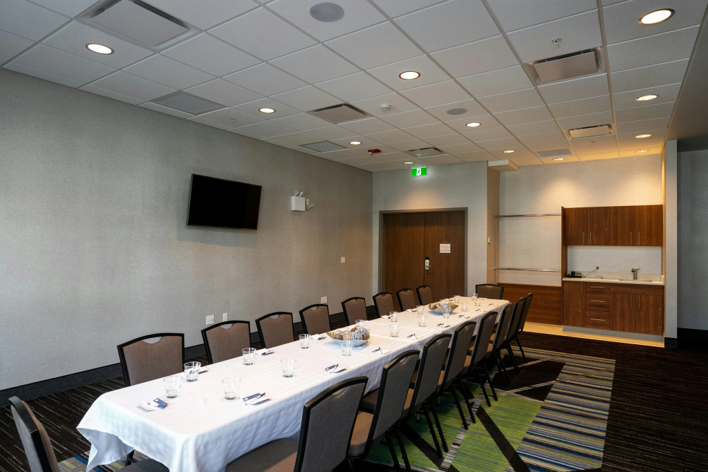 Holiday Inn Express - Lethbridge Southeast by IHG