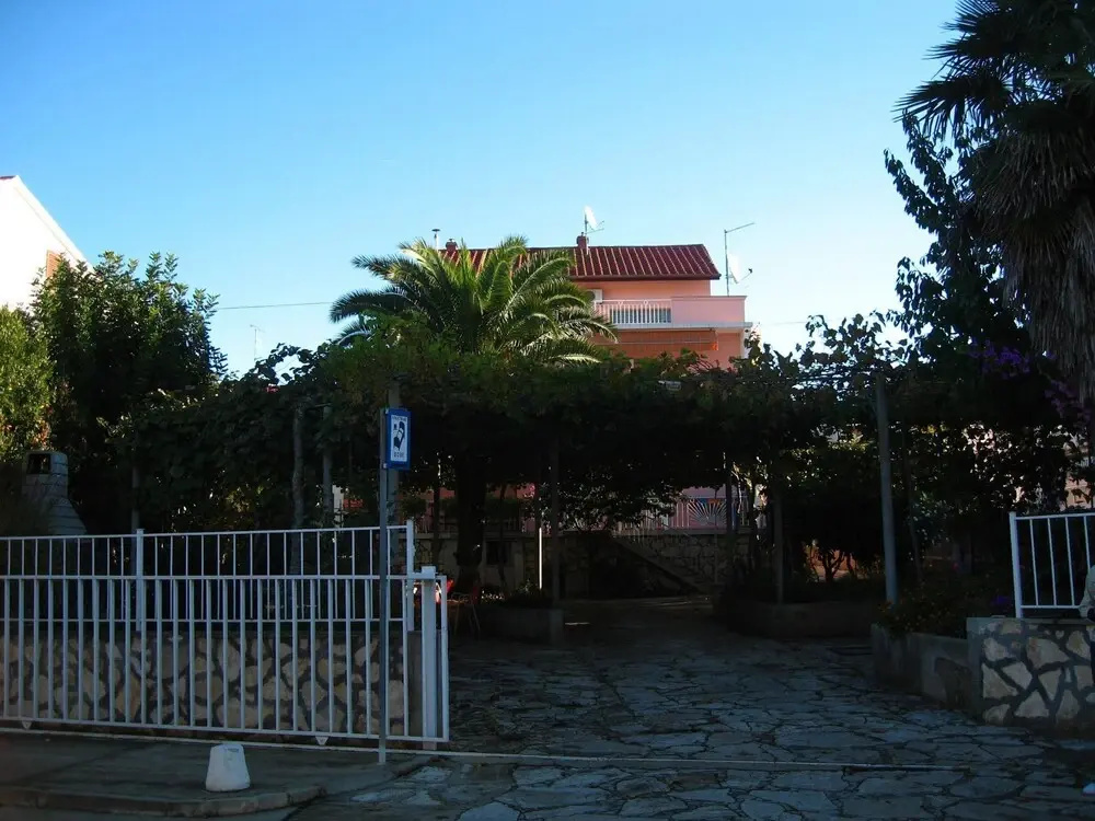 Ljuba - Large Terrace - A2