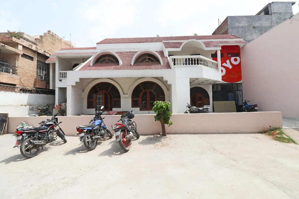 OYO 12180 Surya Prayagam