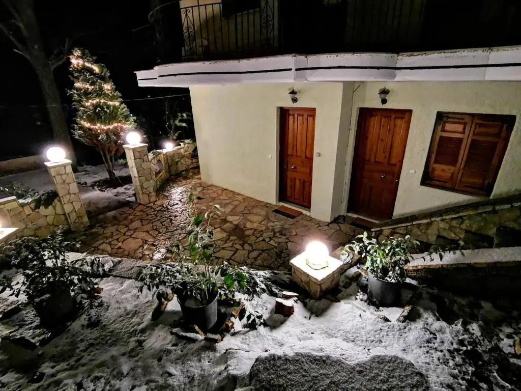 Keramidaki Mini Suites 4