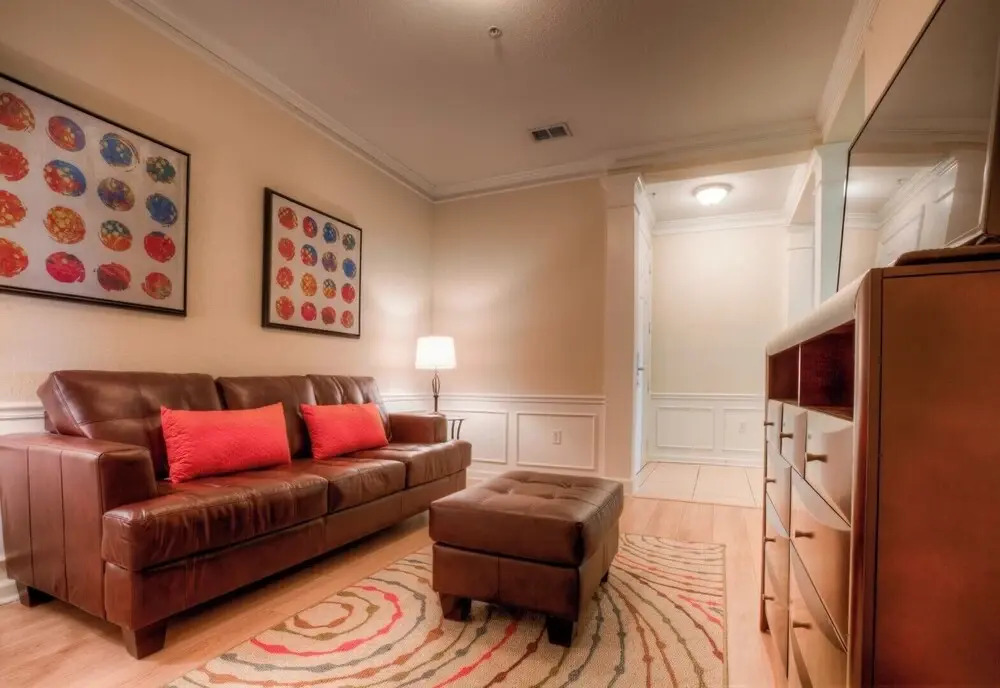 Newly Renovated LAKEVIEW Vista Cay Condo