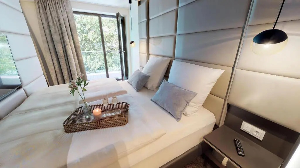 White Pearl Apartment 2.11