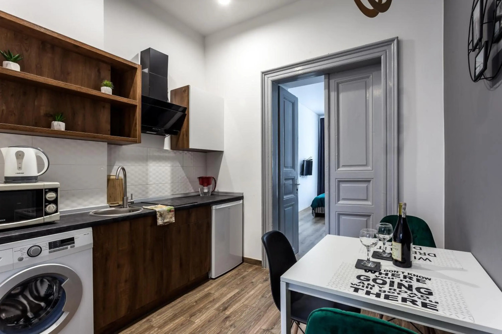 ROMANTIC apartments-near Opera house 5/4