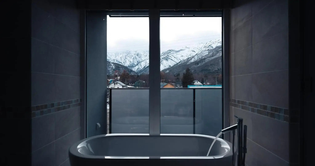 HOTEL LA VIGNE HAKUBA by Onko Chishin