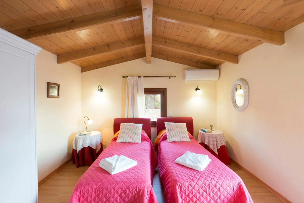 Ariadne Villa
