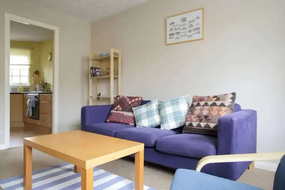 Stylish Apartment at the Edge of Meadows Park