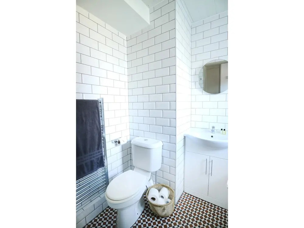 Newly Renovated 1 Bedroom Flat - Sleeps 4