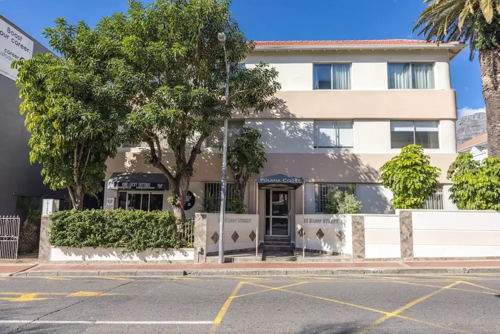 Amazing 2 Bedroom Apartment With Mountain Views on Kloof Street