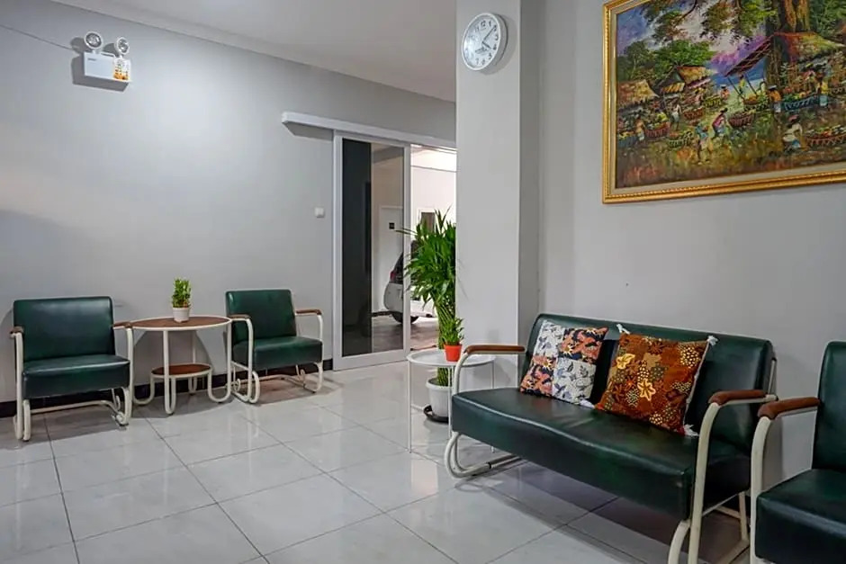 RedDoorz near Jalan Adi Sucipto Solo