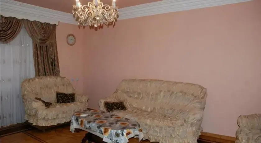 Apartment on Isahakyan Street