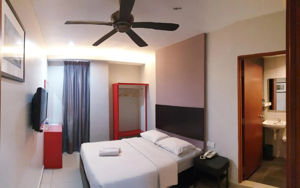 Golden Court Hotel - Sri Pelangi