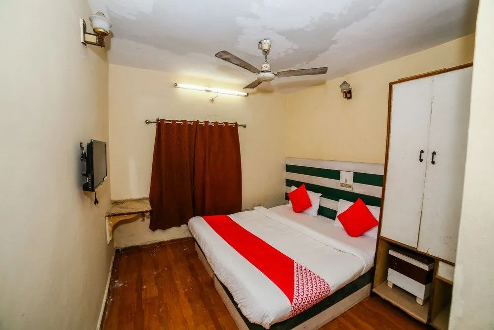 OYO 16947 Hotel Banjara
