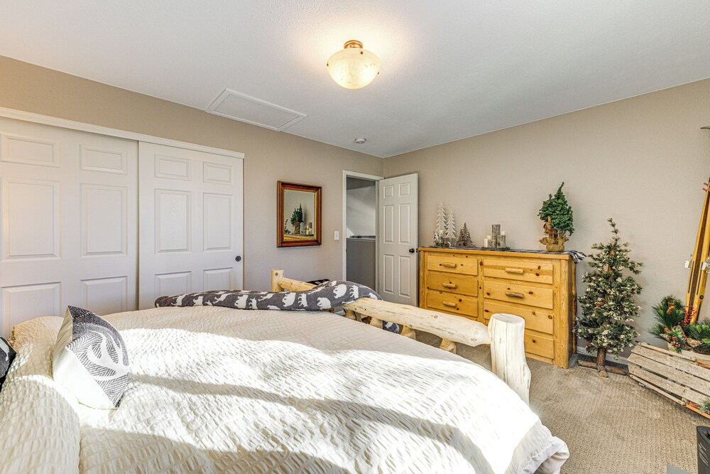 Loveland Home w/ Private Hot Tub + Wood Fireplace!