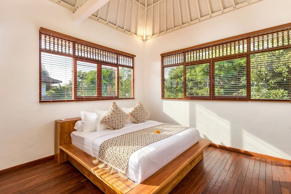 Villa Lisabella by Villa Finder