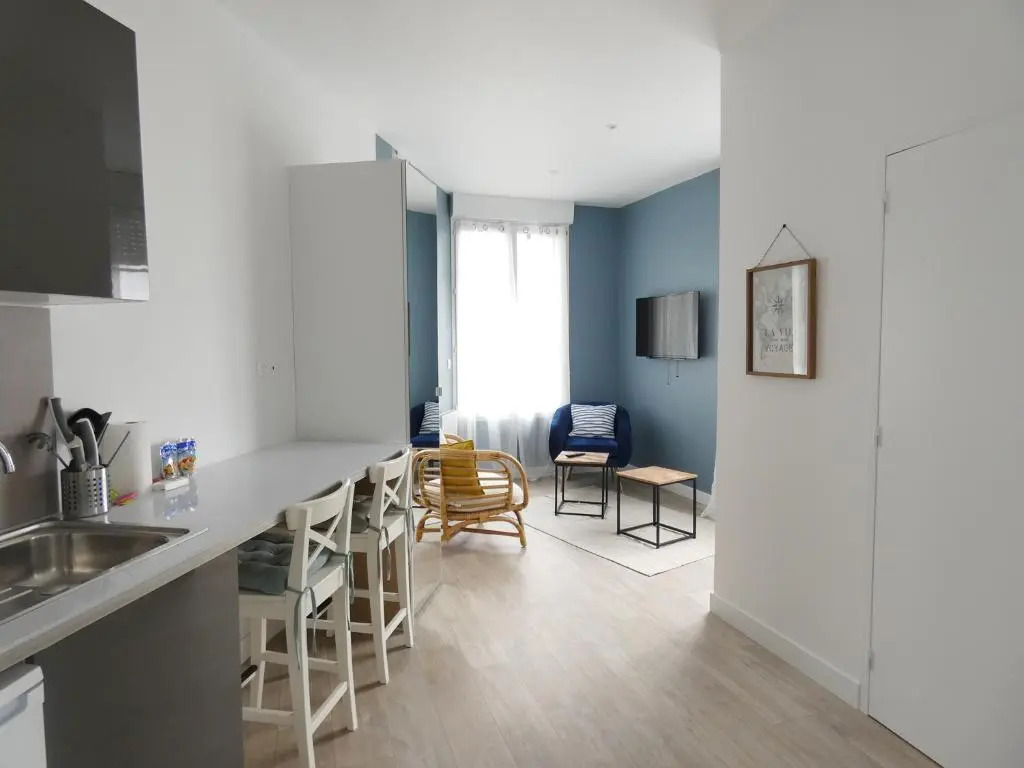 Superbe studio lumineux, jolie vue mer [LeDellec]