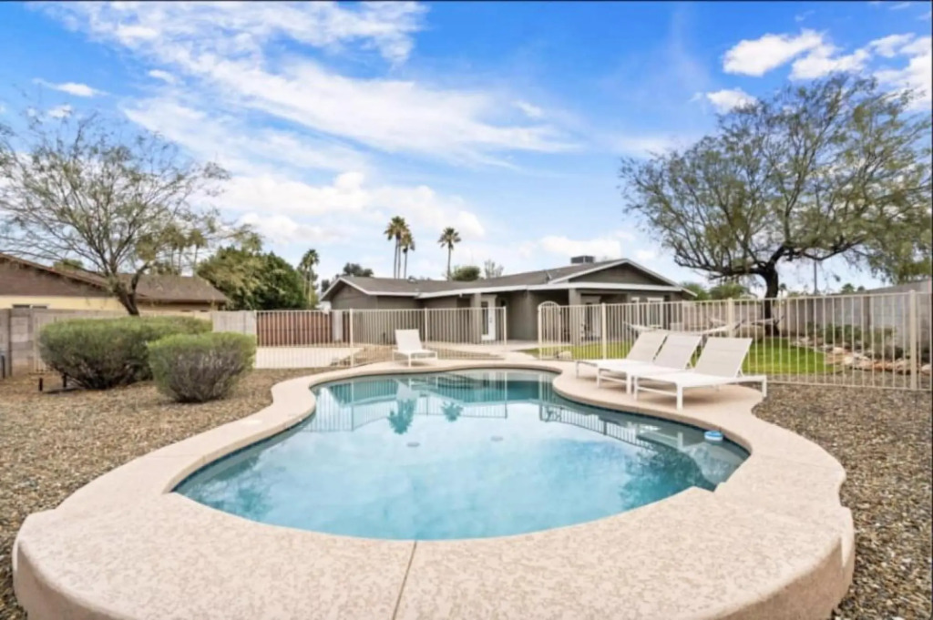 The Scott With Heated Pool by Homeslice Stays