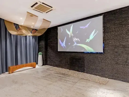 Meisu • Flower Hot Spring Hotel (Wuhu Pedestrian Street Binjiang Branch)