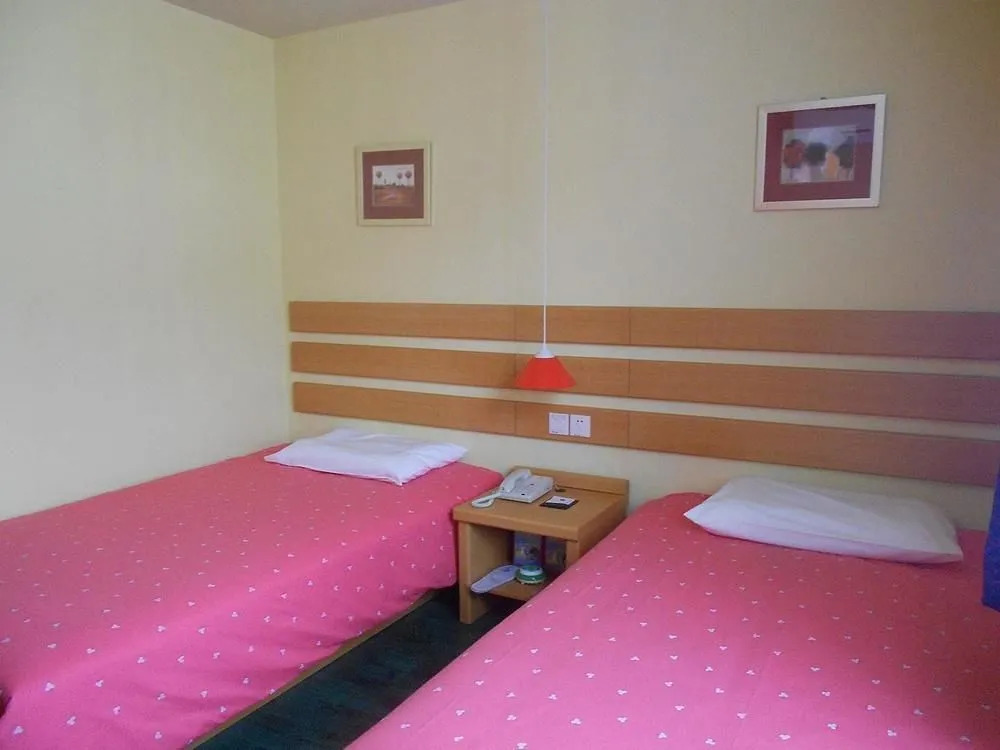 Home Inn (Chengdu Shuangqiao Road Metro Station)