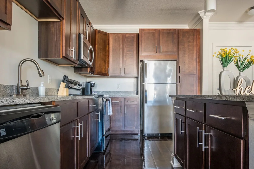 Spacious Apartments by Frontdesk