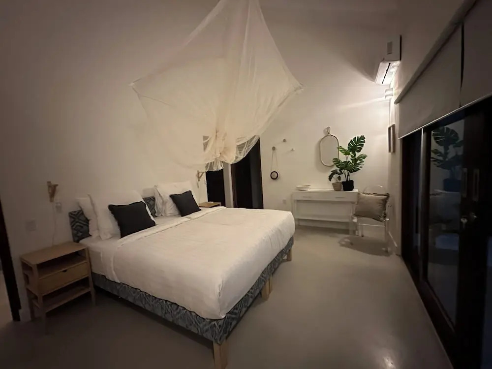 Villa Blou, steps from the Jan Thiel Beach