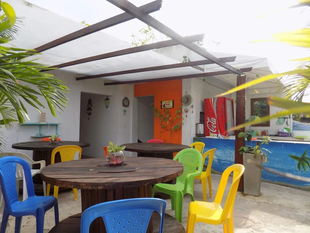 Hostal Caracoles