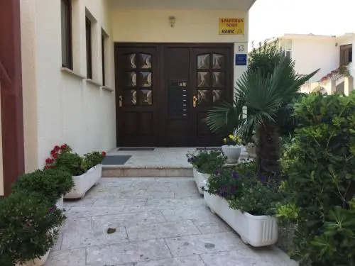 Apartments and Rooms Mamić