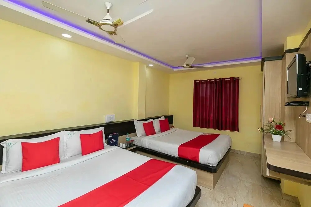 Golden Inn by OYO Rooms